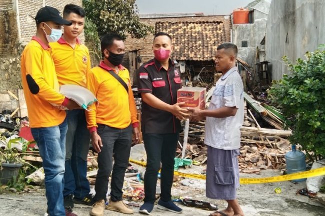 Sikab Tanggap Darurat Bencana Oleh BAGUNA DPC PDI Perjuangan Kabupaten Lampung Selatan  Hadir dan membantu korban Kebakaran Rumah warga desa Jatimulyo Kecamatan Jati Agung Lampung Selatan