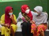 Duta Vaksin Bunda Winarni Meninjau Pelaksanaan Vaksinasi Covid 19 di Kecamatan Rajabasa