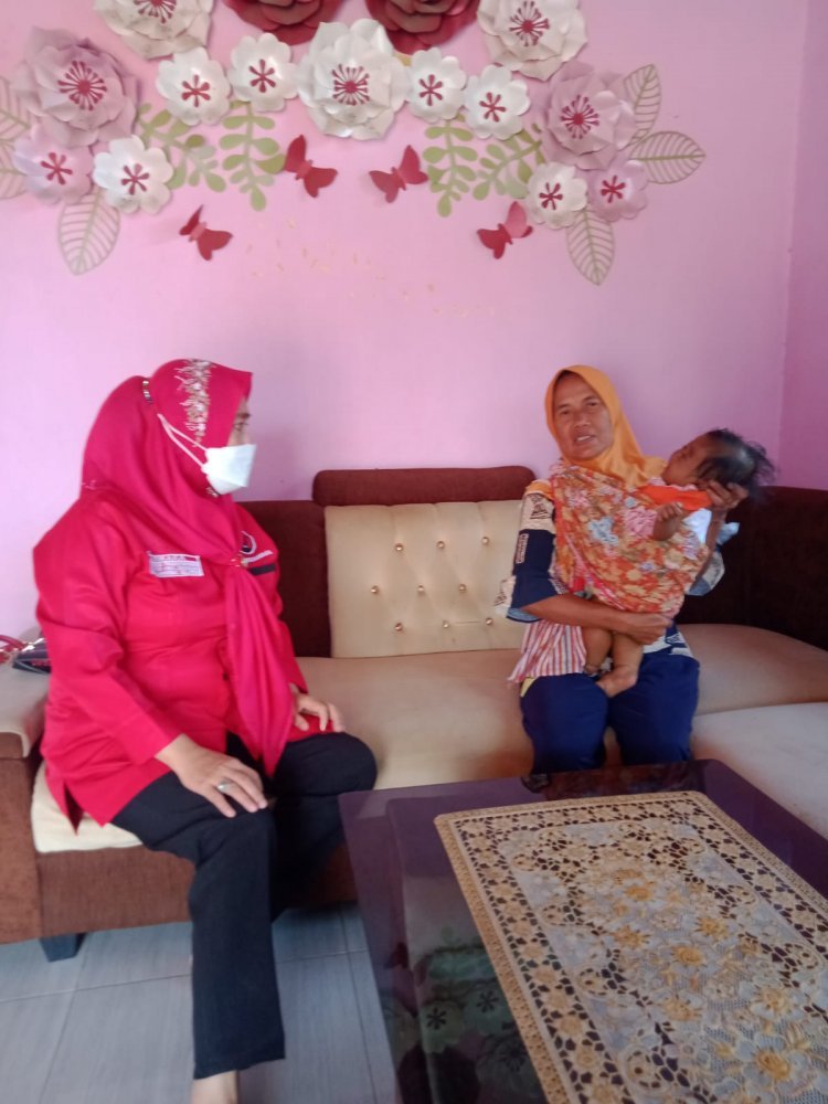 Asmara Kunjungi Balita di desa Way Galih Kec.Tanjung Bintang
