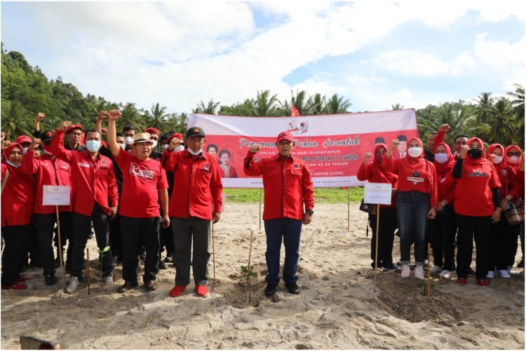 Gerakan menanam pohon bentuk kepedulian PDI Perjuangan menjaga alam