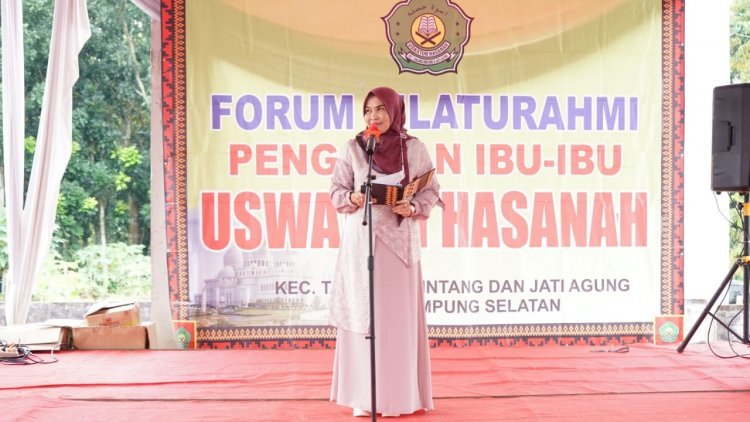 Bunda Hj. Winarni Nanang Ermanto Menghadiri Forum Silaturahmi Pengajian Ibu-Ibu Uswatun Hasanah