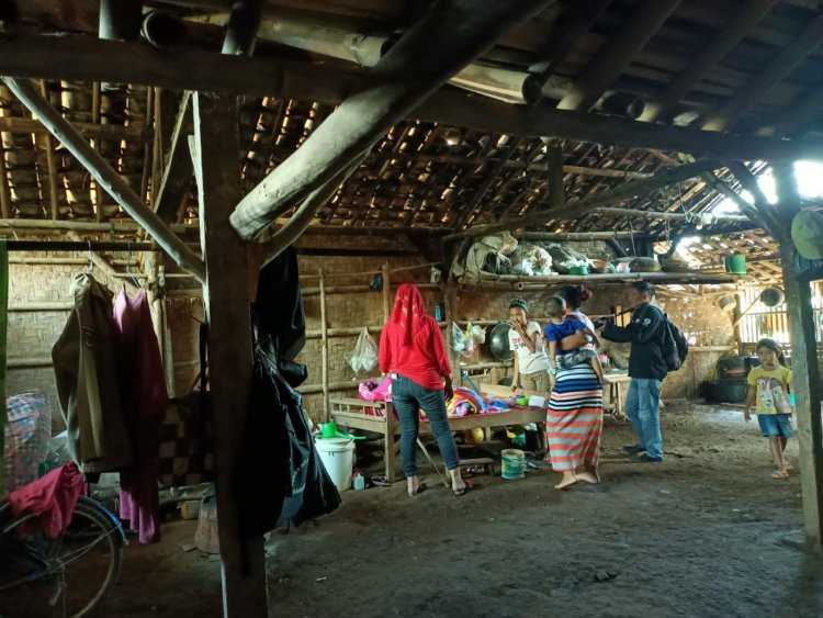 Kegiatan Jumat berkah srikandi PDI Perjuangan Kec.Jati Agung