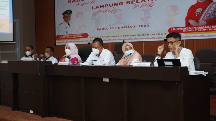 Ibu Winarni Nanang Ermanto menghadiri  Rapat Kabupaten Layak Anak (KLA) Lampung Selatan