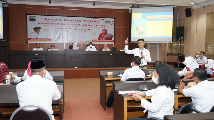 Ibu Winarni Nanang Ermanto menghadiri  Rapat Kabupaten Layak Anak (KLA) Lampung Selatan