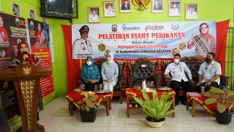 Winarni Nanang Ermanto Buka Pelatihan  Pelaku Usaha Perikanan Untuk Kader Posyandu
