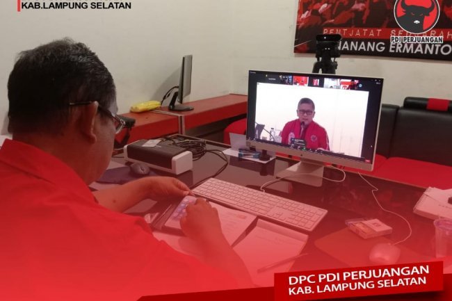 Sekretaris DPC PDI Perjuangan Lampung Selatan H. Syahirul Alim SH.,MH Mengikuti Sekolah Partai Secara Daring  Yang Diadakan Oleh DPP  Partai.