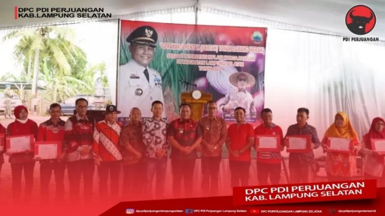 Bupati Lampung Selatan H. Nanang Ermanto menghadiri acara Gerakan Serentak (Gertak) Tanam Bawang Merah yang bertempat di Desa Ruguk, Kecamatan Ketapang.