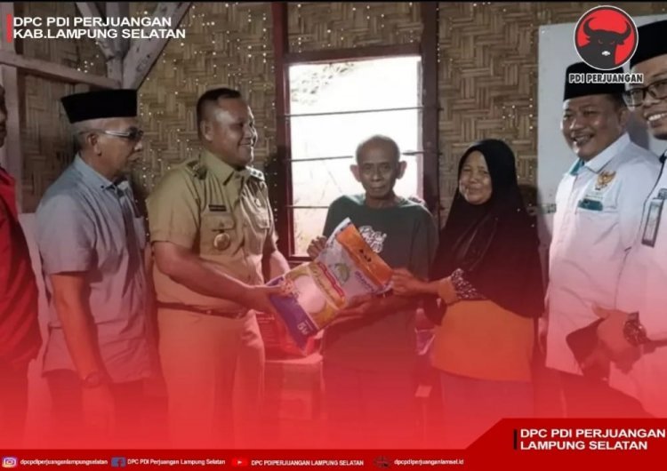 Bupati H. Nanang Ermanto Berikan Bantuan Tumah Tidak Layak Huni Bersama Dengan Badan Amil Zakat Nasional (BAZNAS) Lampung Selatan.