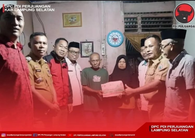 Bupati H. Nanang Ermanto Berikan Bantuan Tumah Tidak Layak Huni Bersama Dengan Badan Amil Zakat Nasional (BAZNAS) Lampung Selatan.