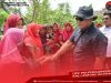 Bupati Lampung Selatan H. Nanang Ermanto Memberikan Bantuan Bedah Rumah Kepada Warga di Kecamatan Sidomulyo