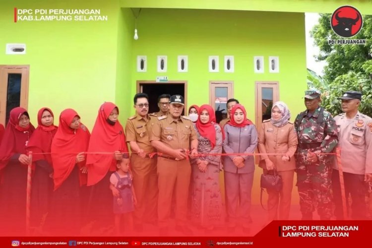 Bupati Lampung Selatan H. Nanang Ermanto meresmikan 72 unit bantuan stimulan perumahan swadaya (BSPS) yang tersebar di dua Kecamatan Natar dan Jati Agung.