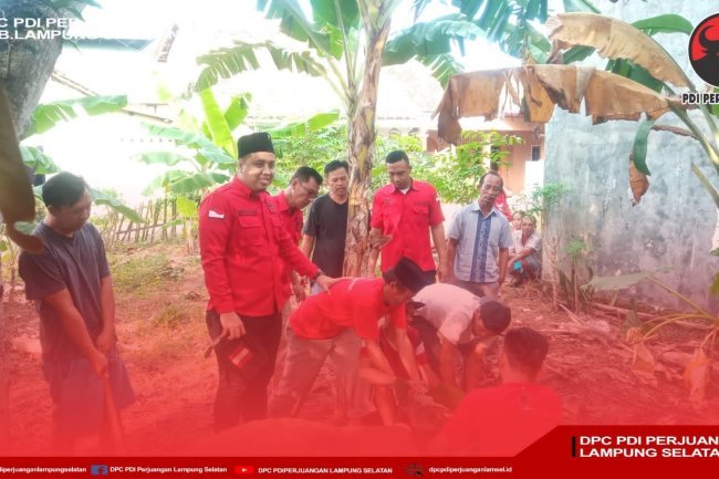 BBHAR DPC PDI Perjuangan Kabupaten Lampung Selatan Sembeli Sapi Kurban dan Di Bagikan Masyarakat Sekitar