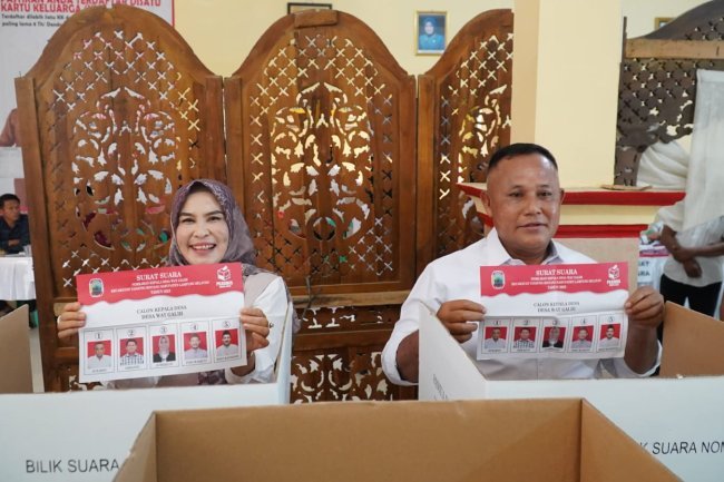Ketua DPC PDI Perjuangan Kabupaten Lampung Selatan H. Nanang Ermanto Berikan Hak Suaranya di Kontestasi PIKADES 2023