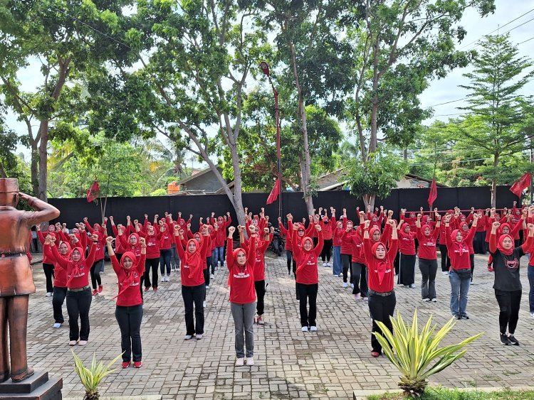 Srikandi Lampung Selatan Gelar Senam Sicita Bersama, Di Kantor DPC PDI Perjuangan Kabupaten Lampung Selatan