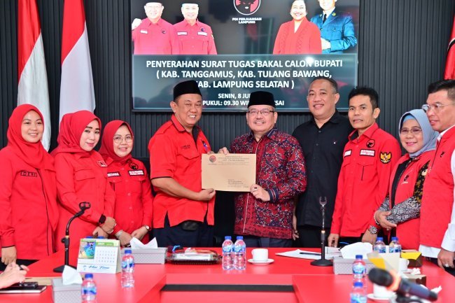 PDI Perjuangan Berikan Surat Tugas ke Nanang Ermanto Sebagai Calon Bupati Lampung Selatan