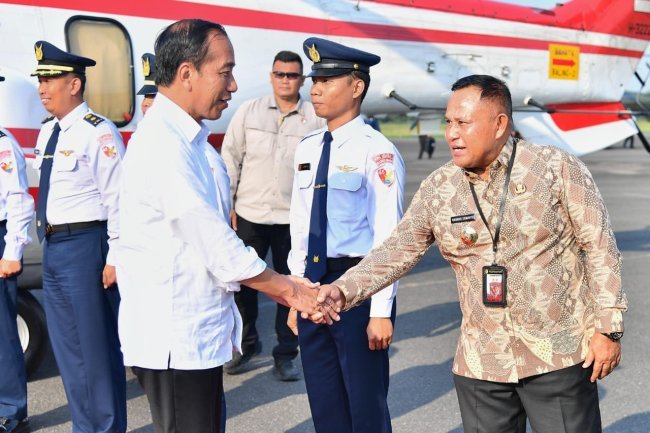 Bupati Nanang Ermanto Lepas Keberangkatan Presiden RI Joko Widodo ke Jakarta