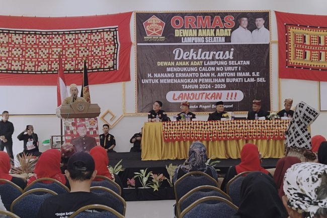 Ribuan Kader Dewan Anak Adat Lampung Deklarasi dan Dukung Nanang – Antoni di Pilkada 2024