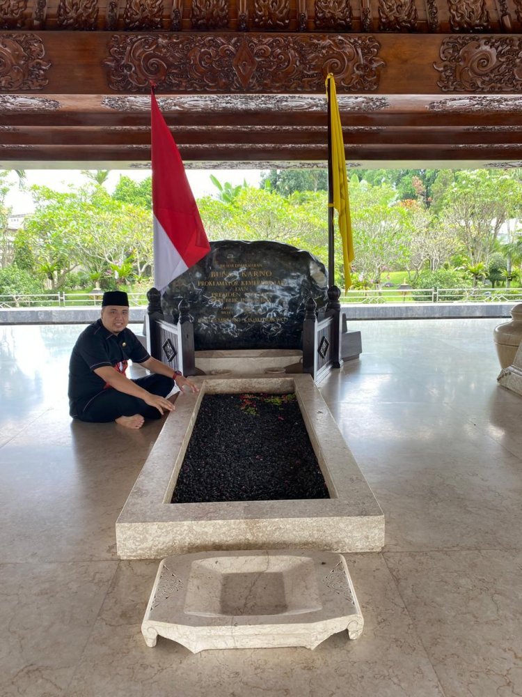 Momentum Ramadhan, Merik Havit Napak Tilas Ke Makam Bung Karno