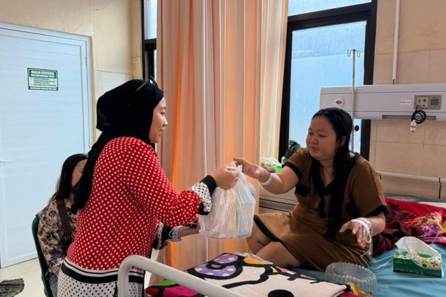 Rayakan Ulang Tahun Ibu Megawati Soekarnoputri, DPC PDI Perjuangan Lampung Selatan Bagikan Tumpeng dan Sembako Kepada Masyarakat