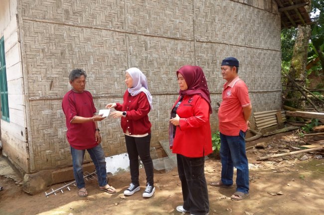 Aksi Cepat DPC PDI Perjuangan Lampung Selatan Bantu Warga Terdampak Banjir di Kecamatan Tanjung Bintang