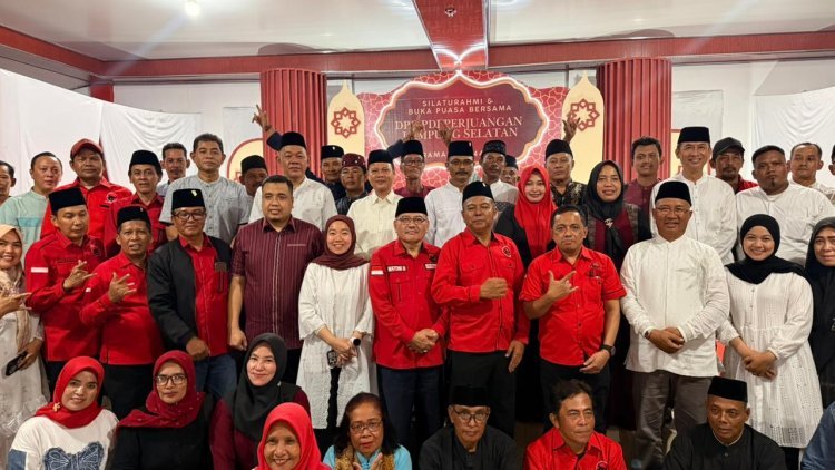 DPC PDI Perjuangan Kabupaten Lampung Selatan Bagikan Takjik Gratis Kepada Masyarakat dan Para pengendara Jalan di Lintas Sumatera
