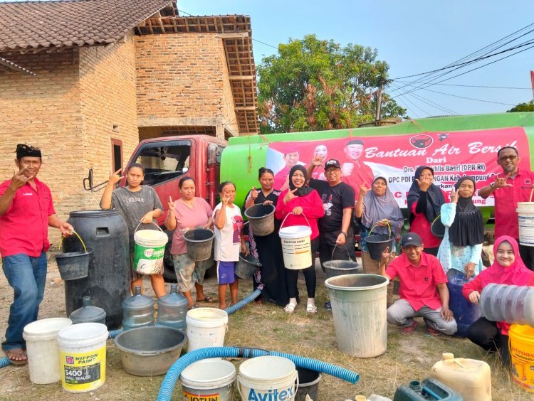 Distribusi 28 Ribu Liter Air Dari Mukhlis Basri, dan Lesty Putri Utami Bantu Kebutuhan Masyarakat Jati Agung